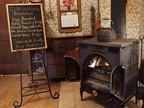 Interior detail - Cobblestone Bed and Breakfast (Birchwood)