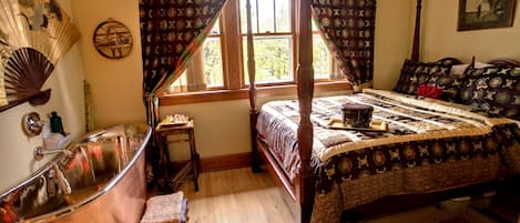 Chambre, 1 grand lit, non-fumeur (Love at First Site) | Fer et planche Ă repasser, accĂšs au Wi-Fi (inclus), literie fournie