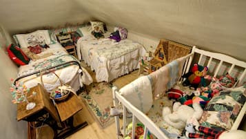 Suite, 2 Bedrooms, Non Smoking (English Garden) | Iron/ironing board, free WiFi, bed sheets