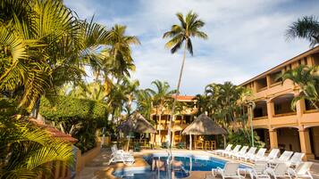 Outdoor pool, open 8:00 AM to 8:00 PM, sun loungers, lifeguards on site