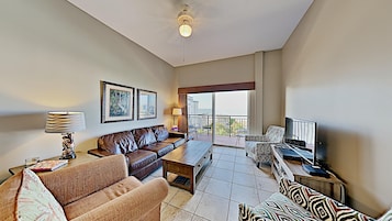 公寓式客房, 2 间卧室, 双浴室 | 起居区 | 30-英寸纯平电视 （配备有线频道）、电视