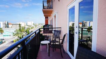 Condo, 1 Bedroom | Teres/patio