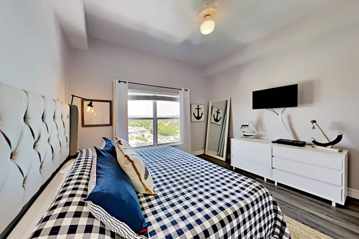 Condo, 2 Bedrooms, 1 Bathroom | 3 bedrooms, individually decorated, individually furnished