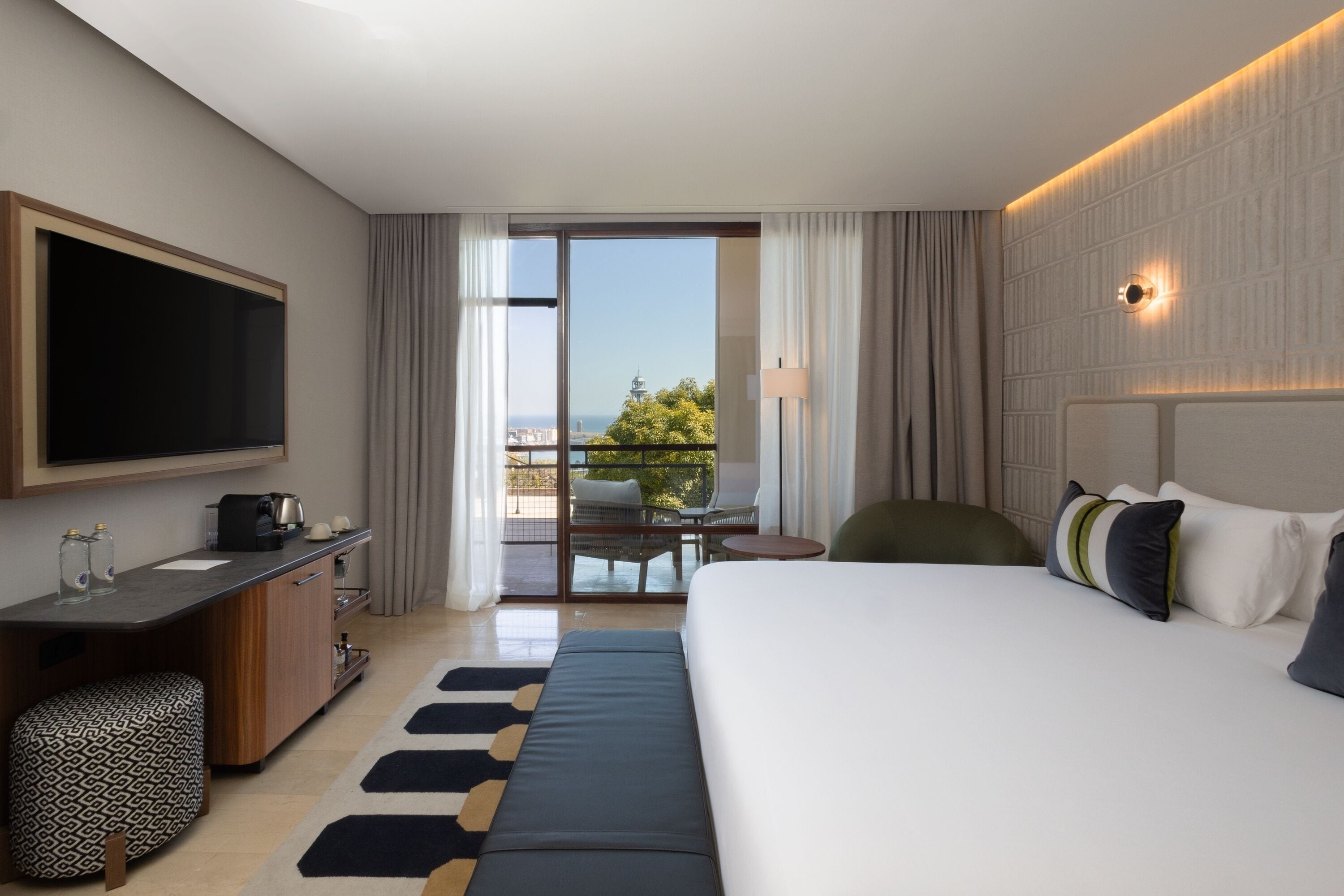Deluxe Room, Sea View | Egyptian cotton sheets, premium bedding, minibar, in-room safe