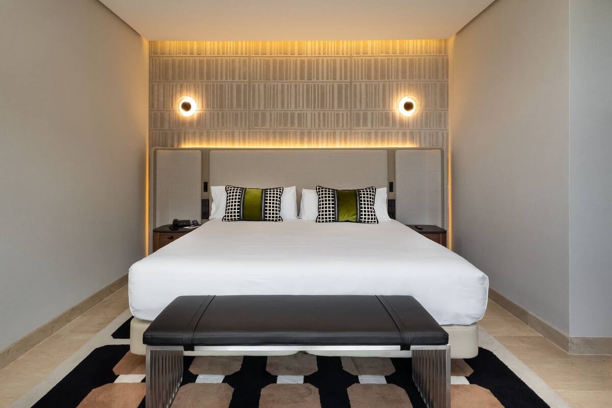 Standard Double Room, Balcony | Hypo-allergenic bedding, minibar, in-room safe, desk