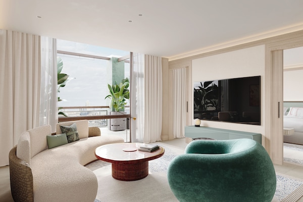 Egyptian cotton sheets, premium bedding, minibar, in-room safe