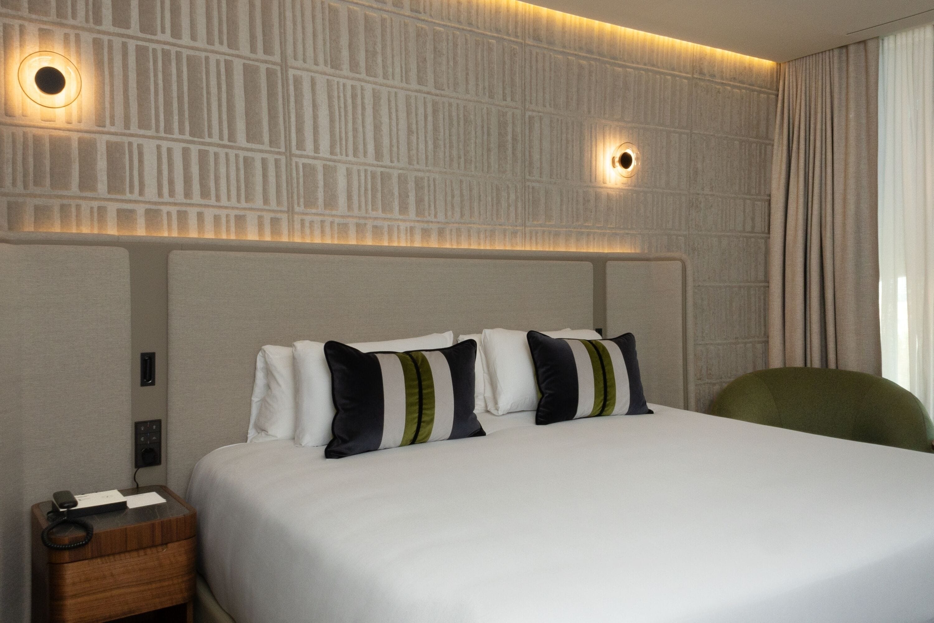 Deluxe Room, Sea View | Egyptian cotton sheets, premium bedding, minibar, in-room safe