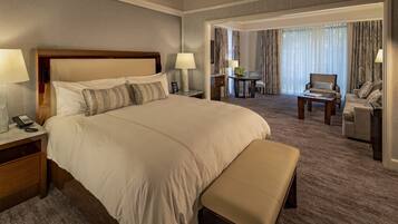 Studiosviitti | Ylelliset vuodevaatteet, pillowtop-patjalliset sängyt, minibaari