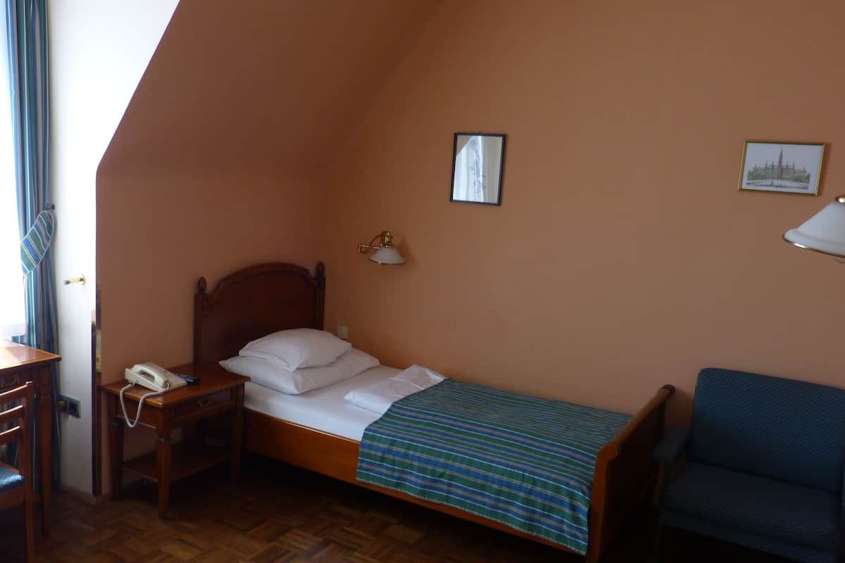 Desk, laptop workspace, iron/ironing board, rollaway beds (surcharge)