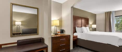 Skrivebord for bærbar PC, strykejern/-brett og wi-fi (inkludert)