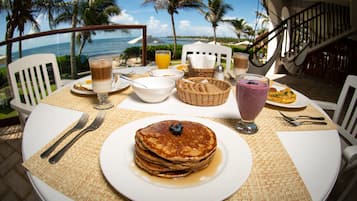 Daily continental breakfast (MXN 350 per person)