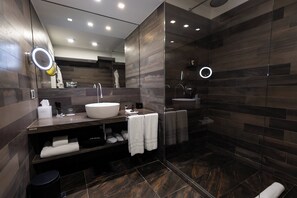 Free toiletries, hair dryer, bathrobes, slippers - Galleria Vik Milano - Townhouse Galleria - Small Luxury Hotels of the World (Milan)