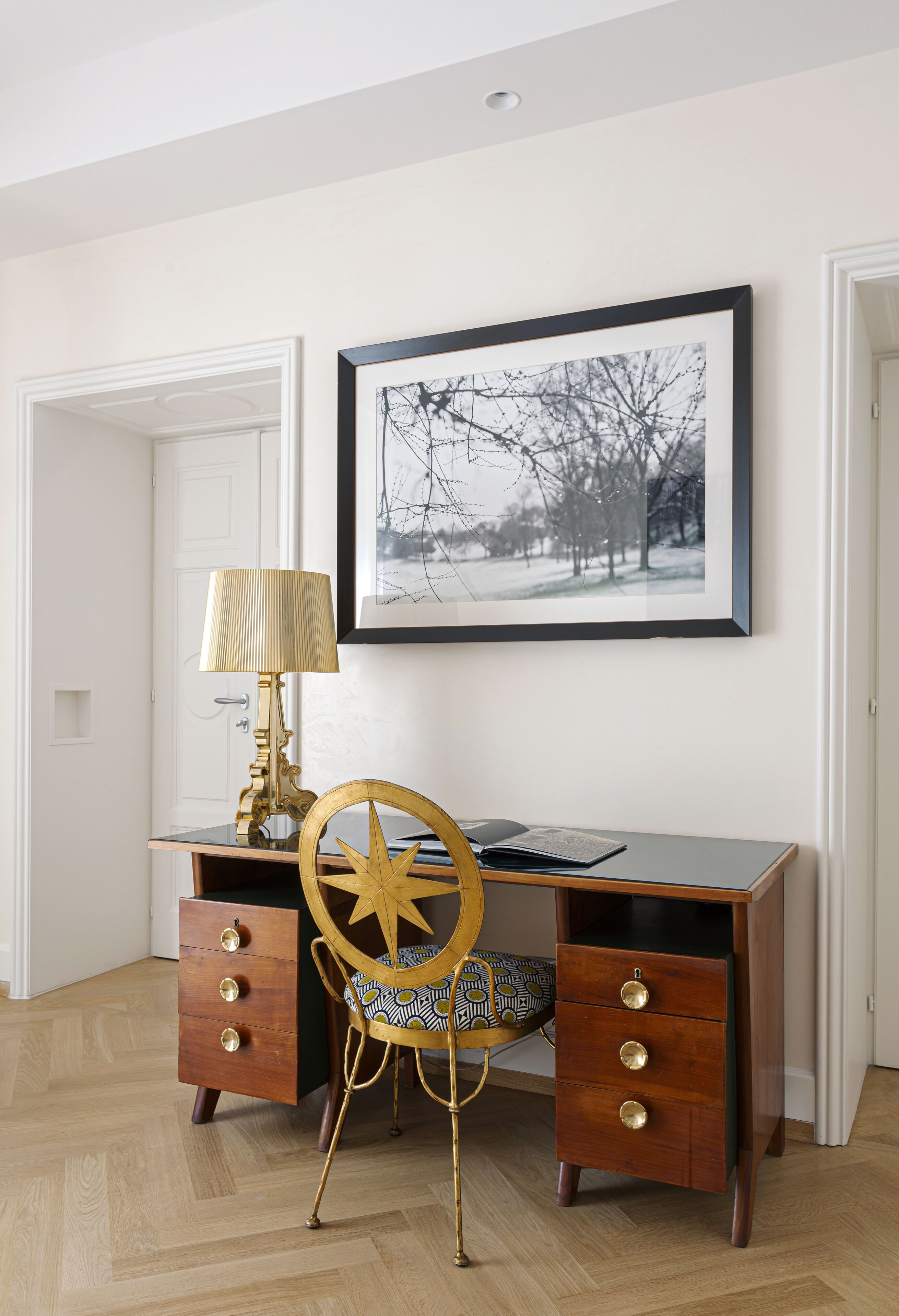 grand deluxe room | living room | 45-inch led tv with cable channels