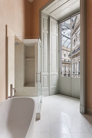 Free toiletries, hair dryer, bathrobes, slippers - Galleria Vik Milano - Townhouse Galleria - Small Luxury Hotels of the World (Milan)