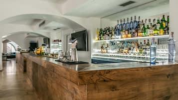 2 Restaurants, Frühstück, Mittagessen, Abendessen, internationale Küche