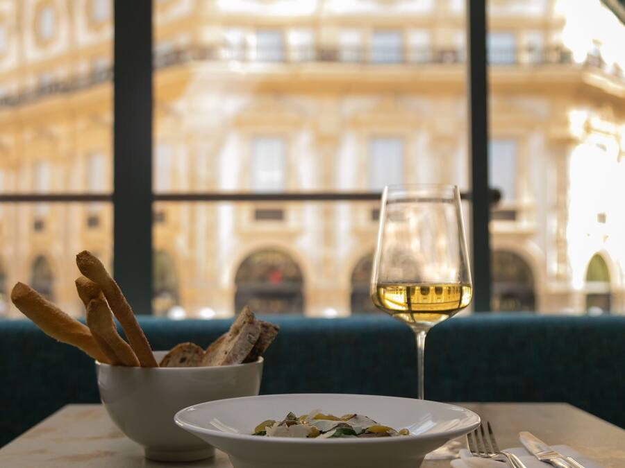 2 restaurants, serveren ontbijt, lunch, diner, internationale gerechten