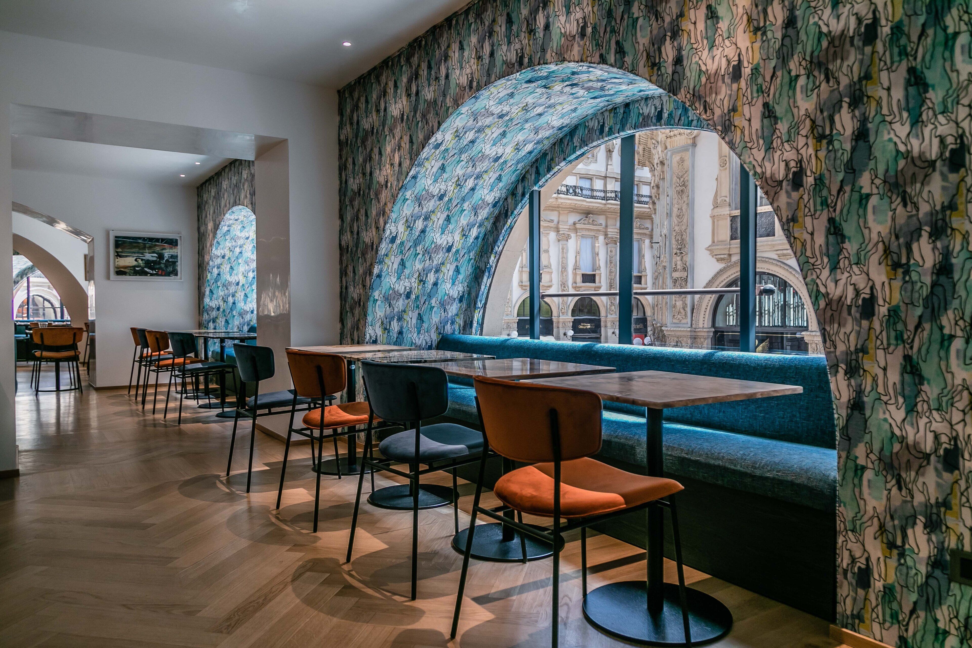 2 restaurants, breakfast, lunch, dinner served; international cuisine