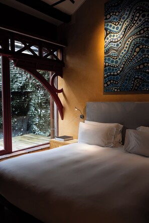 Deluxe Room | Premium bedding, down duvets, minibar, in-room safe - Galleria Vik Milano - Townhouse Galleria - Small Luxury Hotels of the World (Milan)