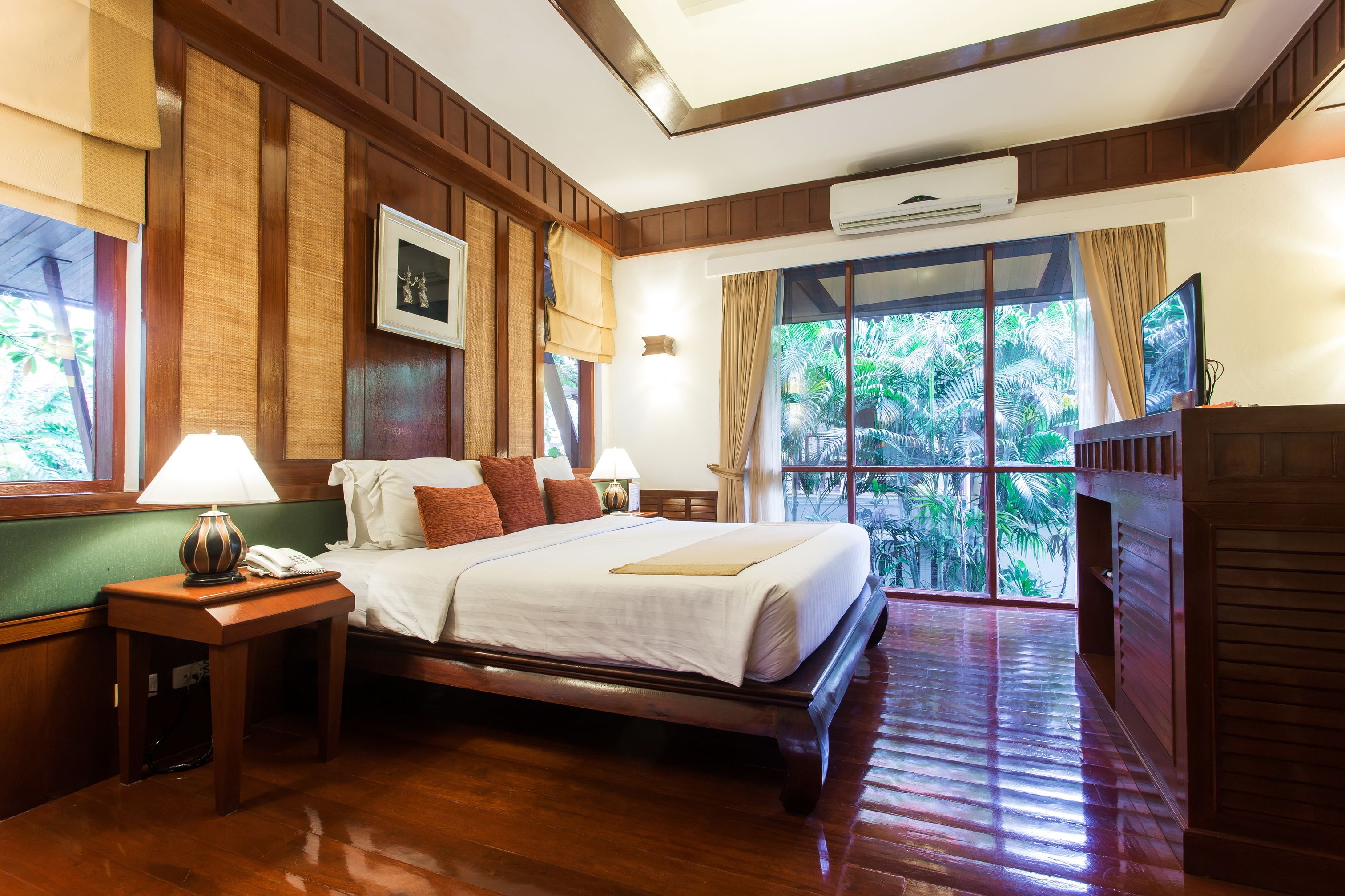 Ropa de cama de alta calidad, colchones Select Comfort y minibar 