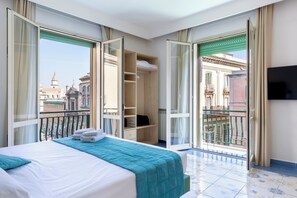Deluxe Double or Twin Room | Premium bedding, minibar, in-room safe, desk - Napolit'amo Hotel Medina (Naples)