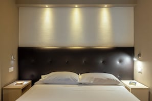 Chambre Double ou avec lits jumeaux | Literie de qualité supérieure, minibar, coffres-forts dans les chambres