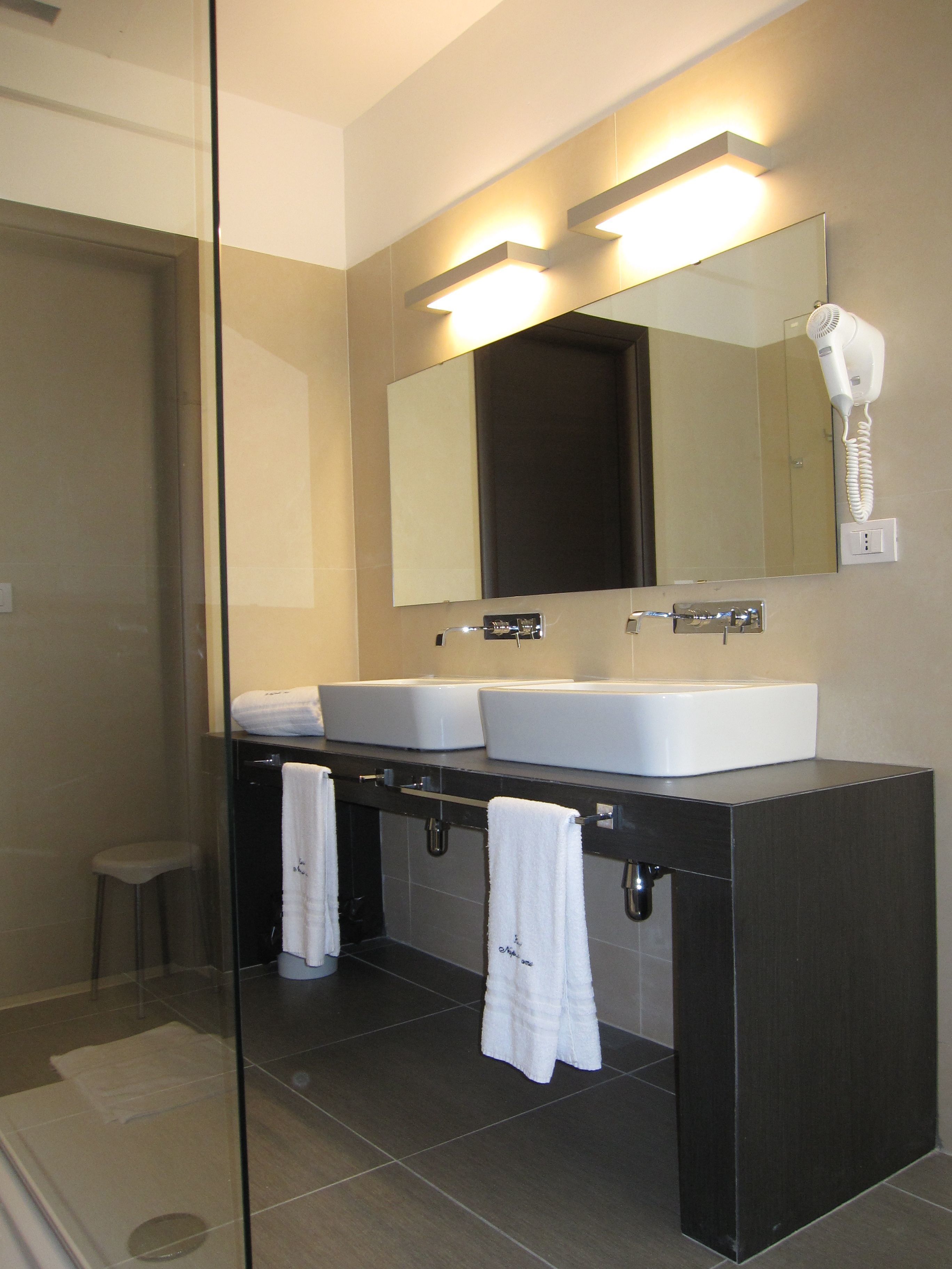 Superior Double or Twin Room, 1 Bedroom | Bathroom | Shower, free toiletries, hair dryer, slippers