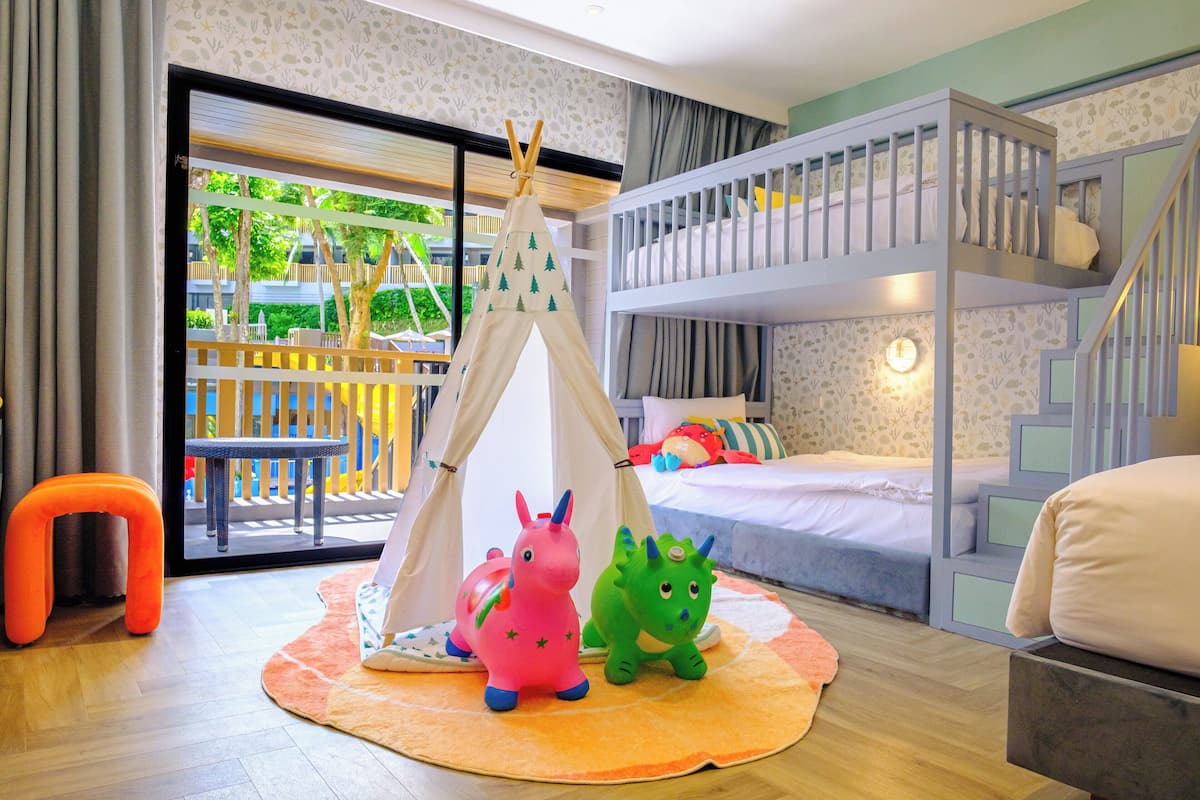 Familienzimmer, 1 King-Bett, Balkon (Water Play Access) | 1 Schlafzimmer, hochwertige Bettwaren, Betten mit Memory-Foam-Matratzen