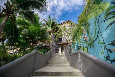 Holiday Inn Resort Krabi Ao Nang Beach by IHG - view 2