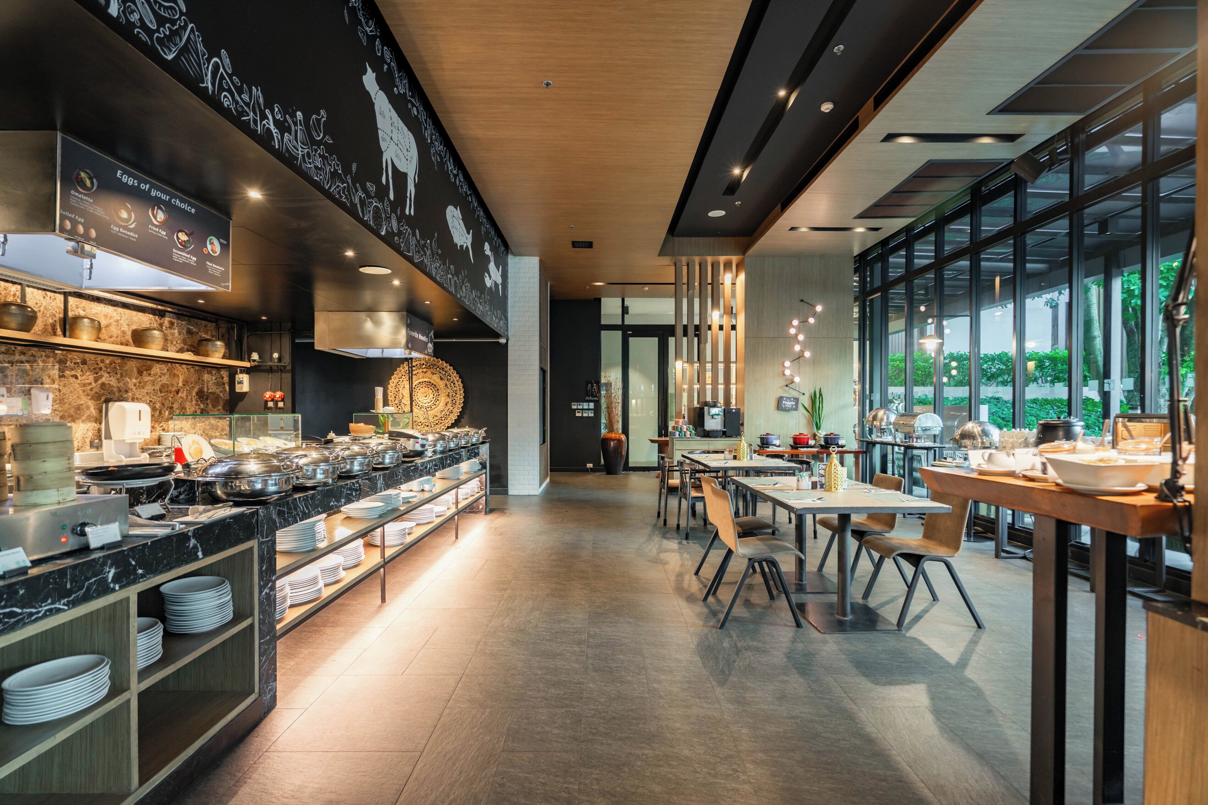 daily buffet breakfast (thb 585 per person)