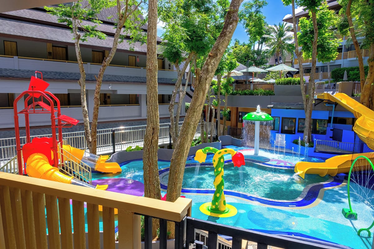 Familjerum - 1 kingsize-säng - balkong (Water Play Access) | 1 sovrum, sängtillbehör av högsta kvalitet och memory foam-madrasser