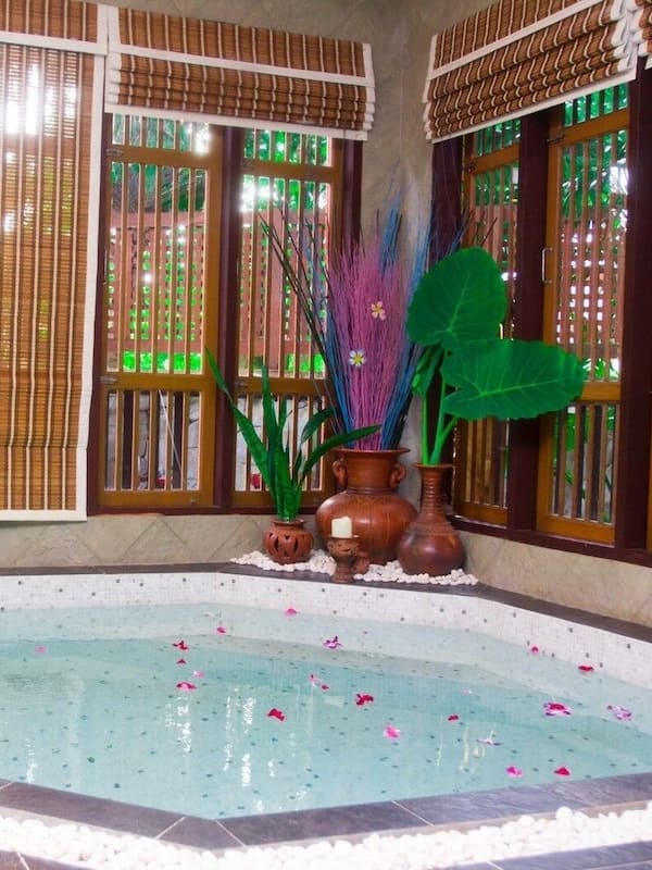 Couples treatment room(s), hot tub, steam room, body treatments