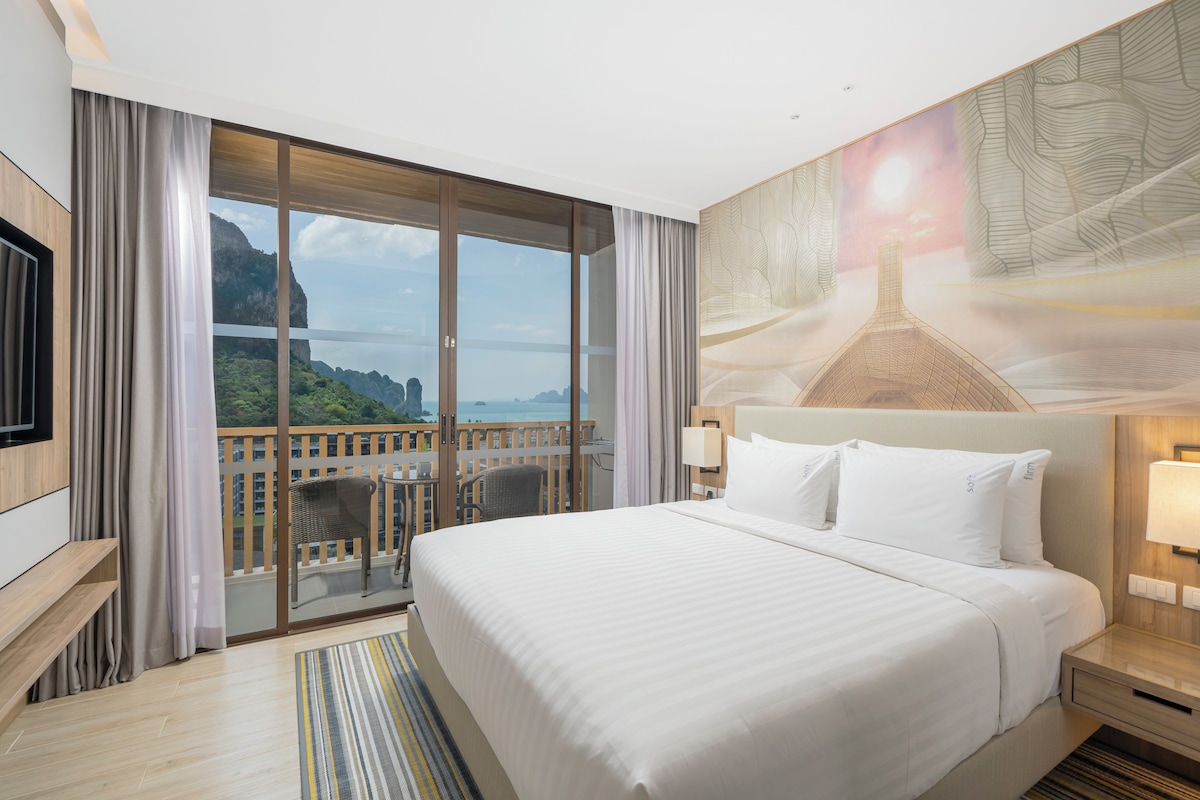 Habitación estándar, 1 cama de matrimonio grande, balcón, vistas a la montaña | 1 dormitorio, ropa de cama de alta calidad, colchones viscoelásticos