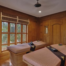 Couples treatment room(s), hot tub, steam room, body treatments