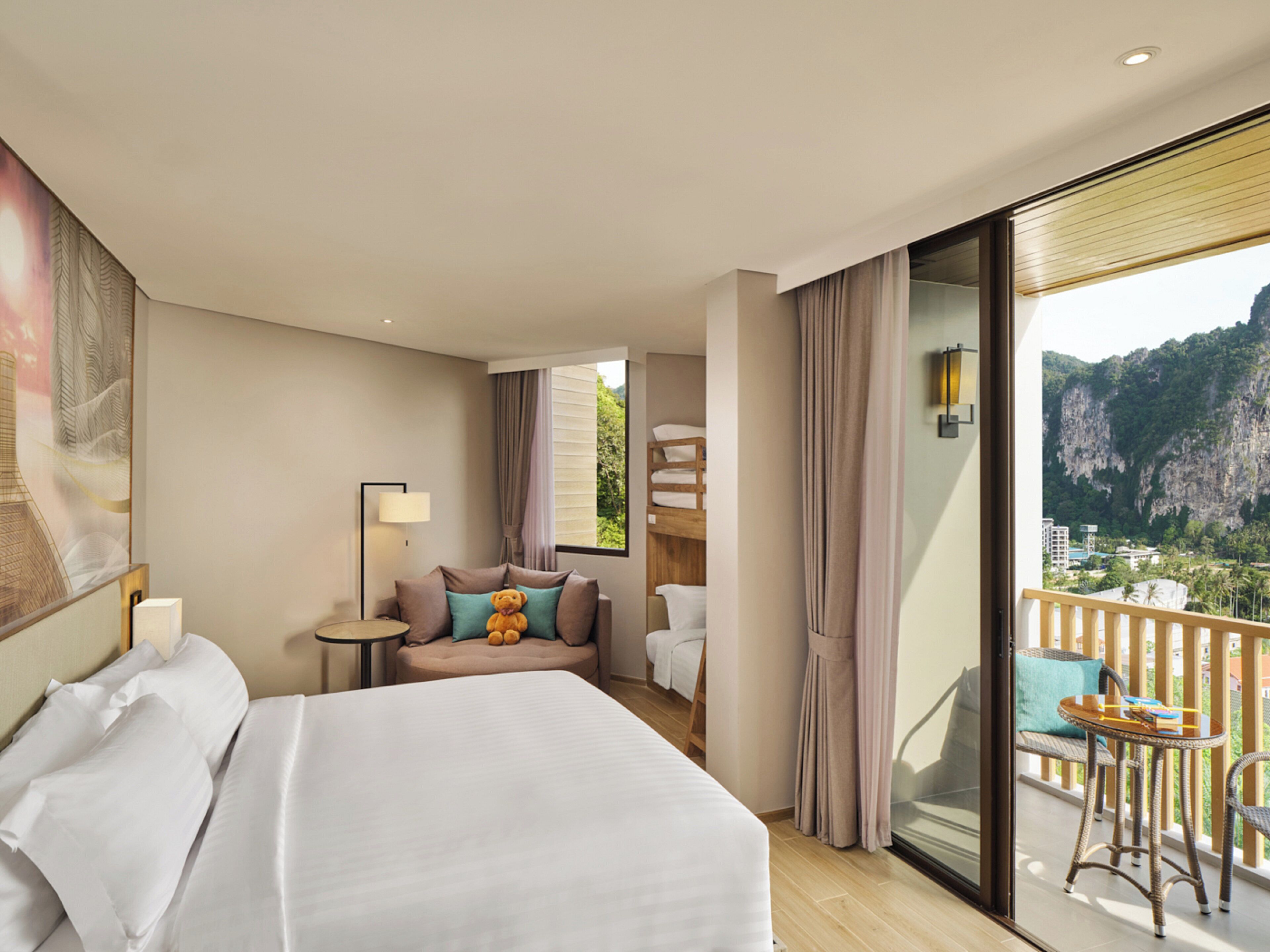 1 bedroom, premium bedding, memory foam beds, minibar