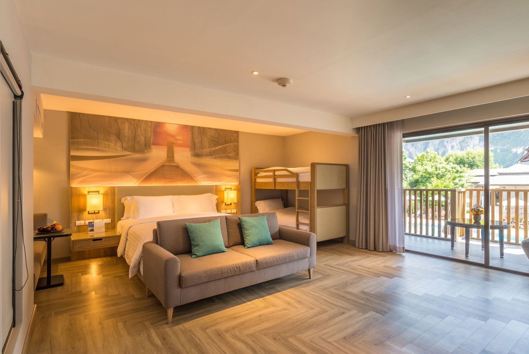 1 bedroom, premium bedding, memory-foam beds, minibar