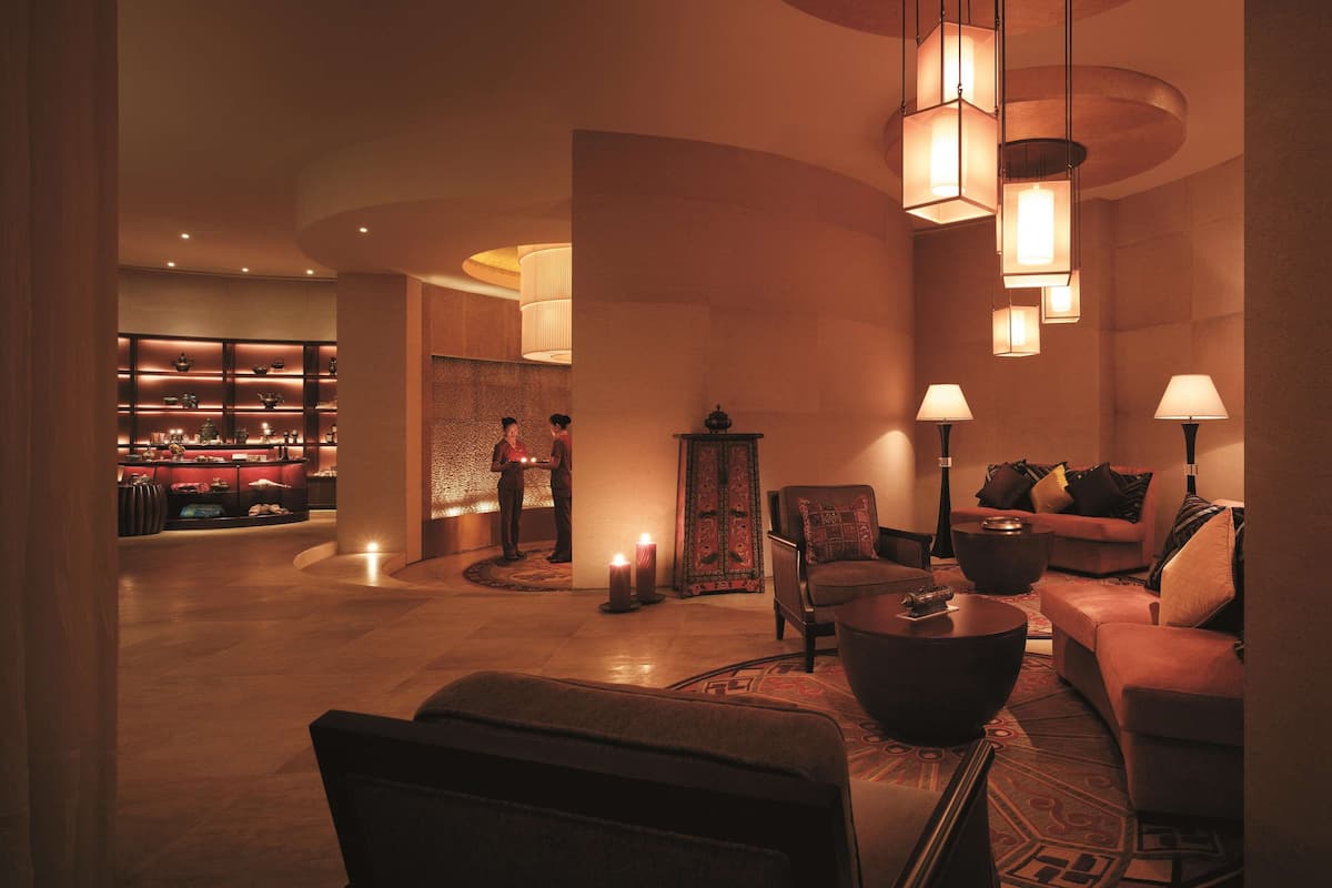 couples treatment room(s), hot tub, steam room, body treatments