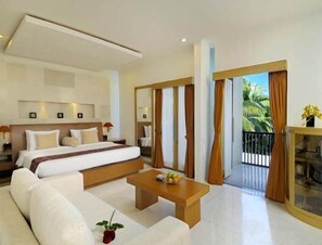 Minibar, in-room safe, desk, iron/ironing board - The Oasis Beach Benoa Bali (Nusa Dua)