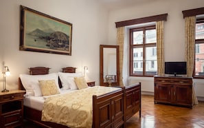 Deluxe Room | 1 bedroom, premium bedding, memory-foam beds, minibar - Grand Hotel Praha (Prague)