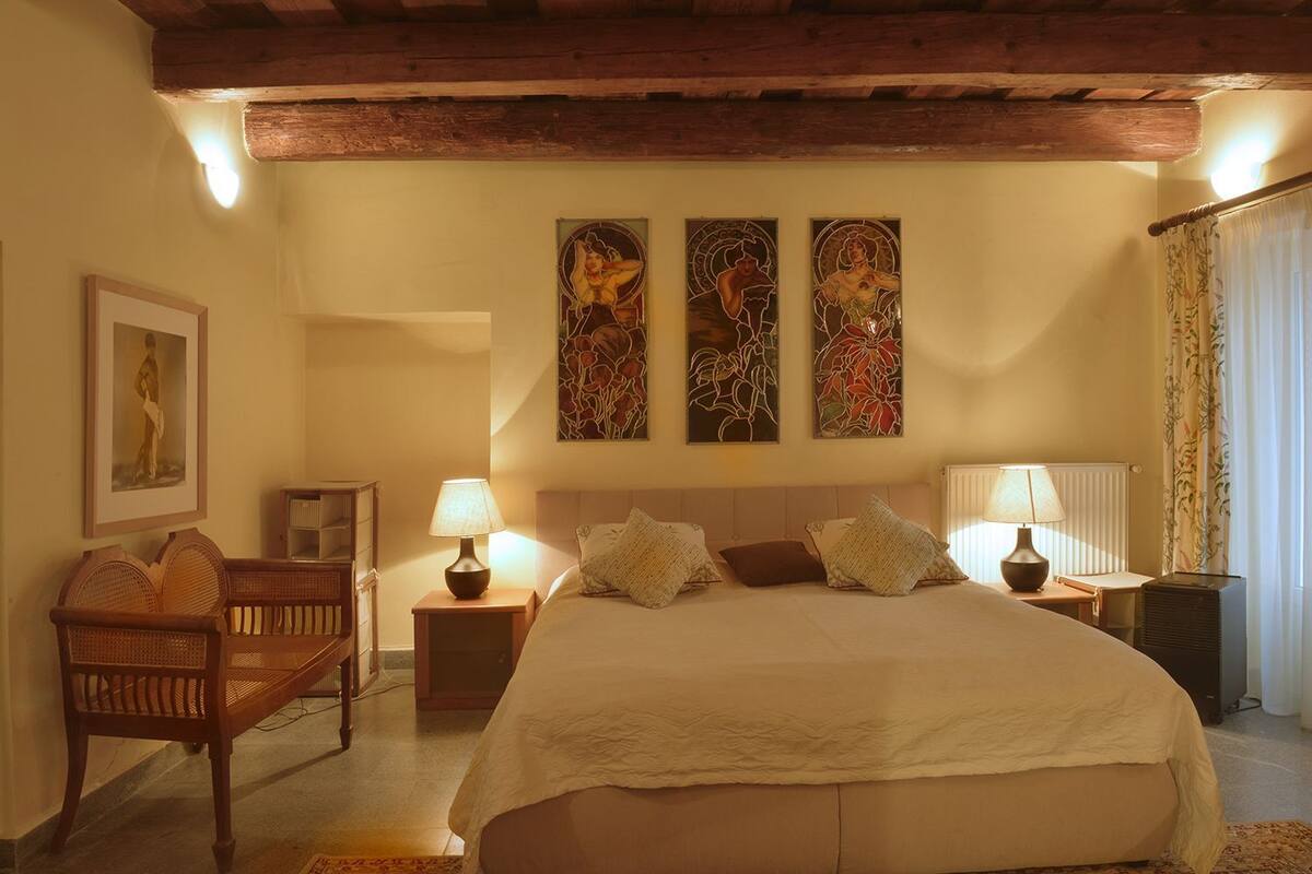 1 bedroom, premium bedding, memory foam beds, minibar