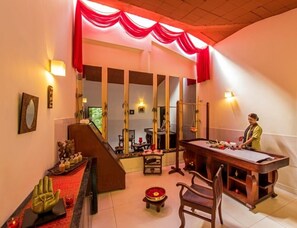 Couples treatment room(s), body treatments, hydrotherapy, facials
