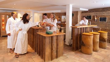 Couples treatment rooms, sauna, Turkish bath, body treatments, mud baths