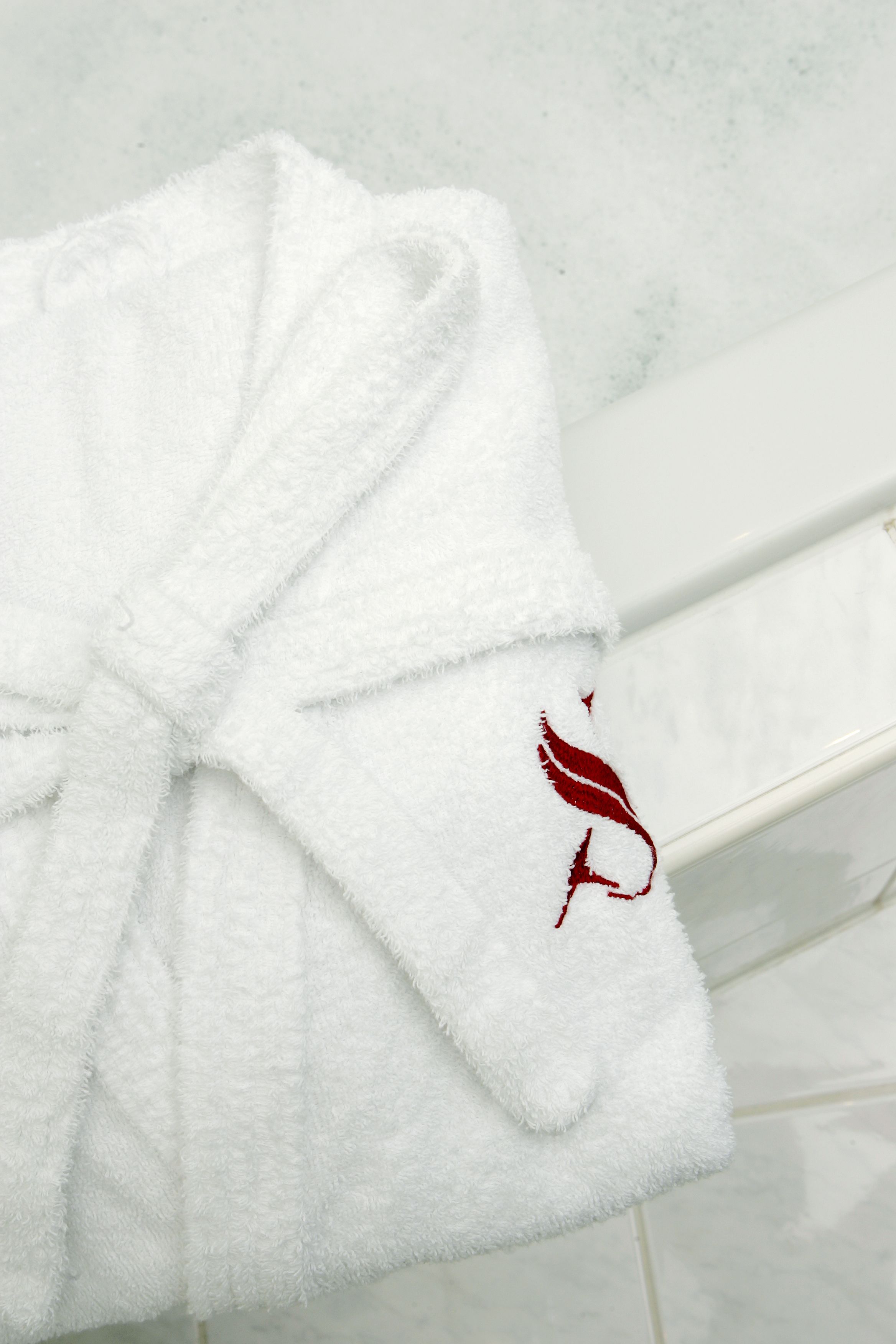 premium bedding, in-room safe, desk, free cots/infant beds