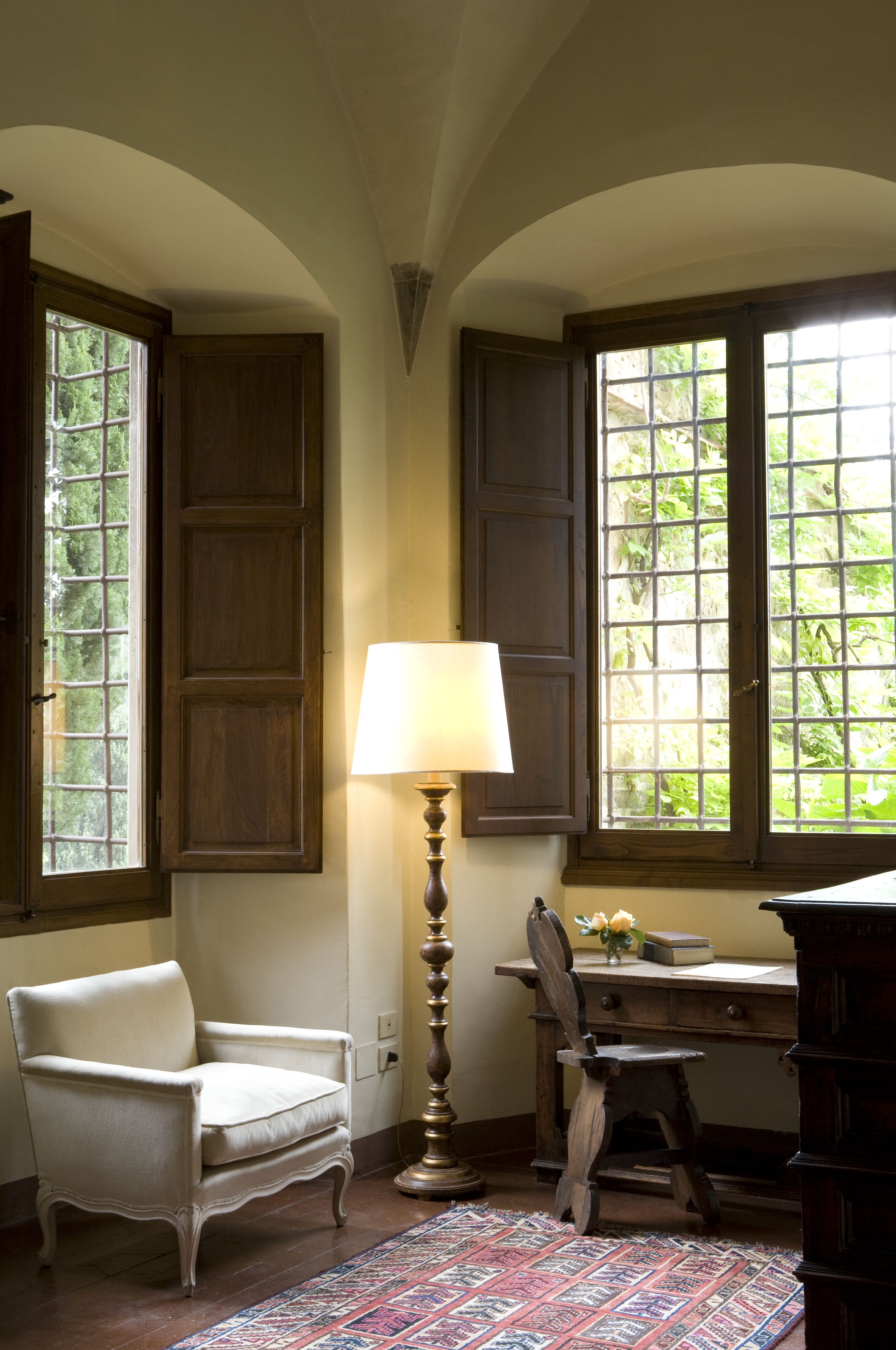 double room | minibar, in-room safe, desk, cots/infant beds