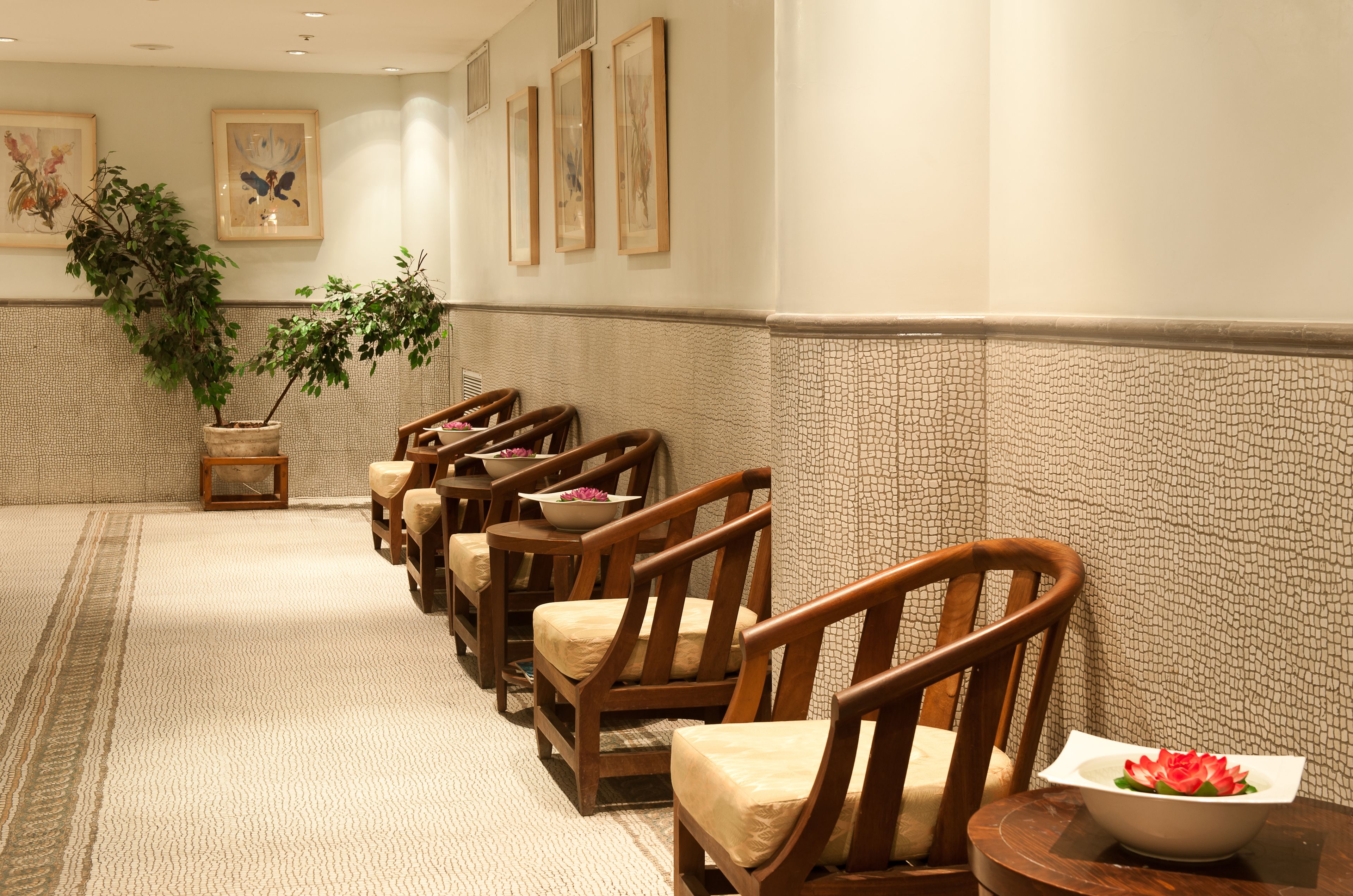 3 treatment rooms, massages