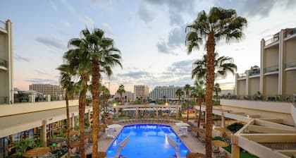 U Magic Palace Hotel