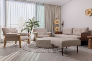 Royal Premium Suite | Living area | LCD TV - U Magic Palace Hotel (Eilat)