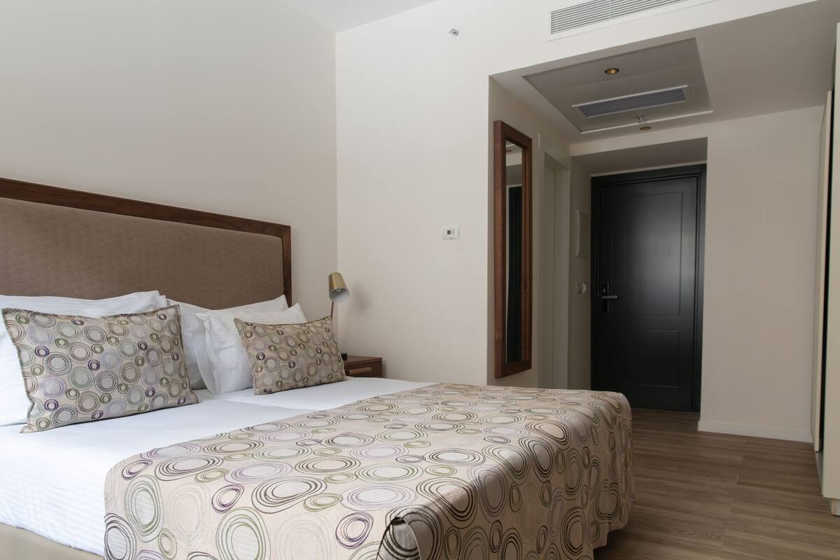 Superior Room | Premium bedding, minibar, in-room safe, desk