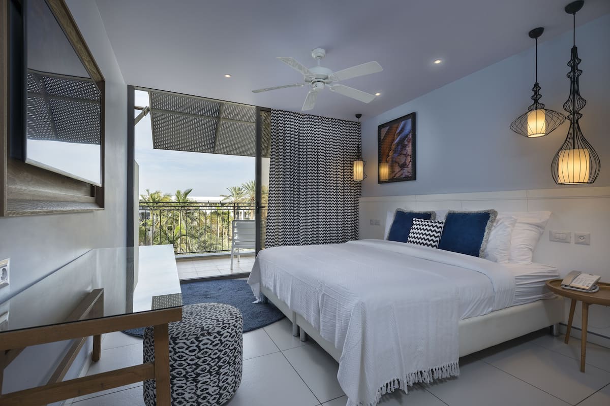 Minibar, in-room safe, desk, blackout curtains