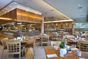 Se sirven desayunos, almuerzos y cenas