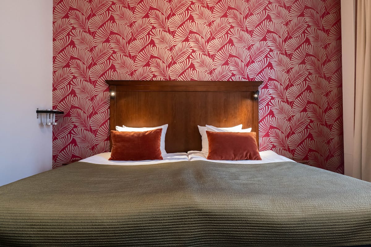 Klassieke Twin kamer | 1 slaapkamer, een kluis op de kamer, een bureau, een laptopwerkplek